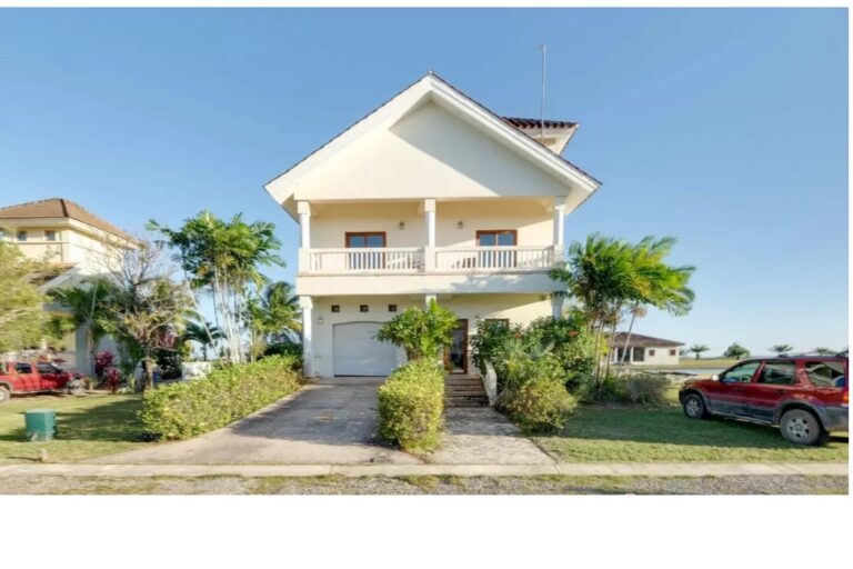 Waterfront Home in the Placencia Residences – Belize