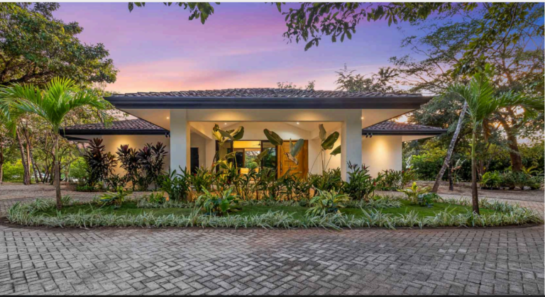 Casa Ohana: Fully Renovated Modern Home Costa Rica
