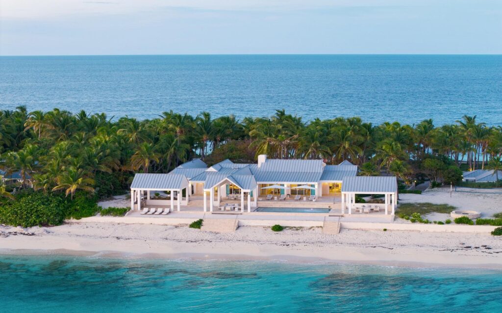 TWIN BEACHES, CAT CAY