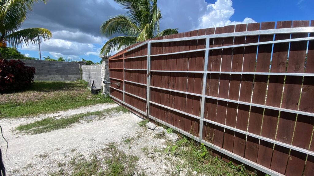 LUCAYAN GLENN