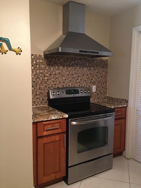 24 LANCASTER PLACE, FREEPORT