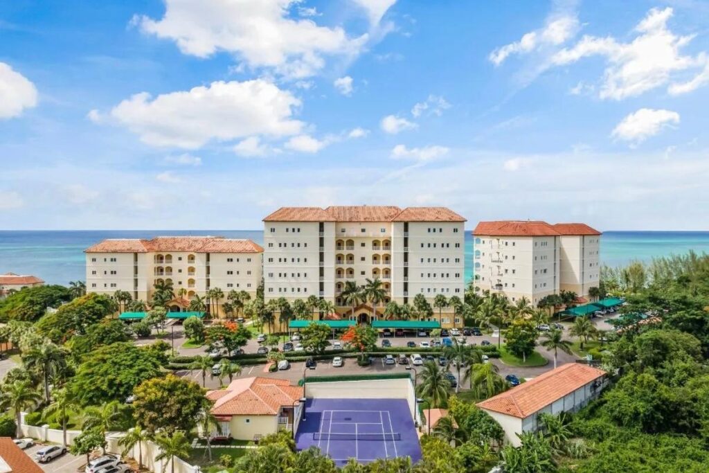 PENTHOUSE 1, B2 CAVES HTS