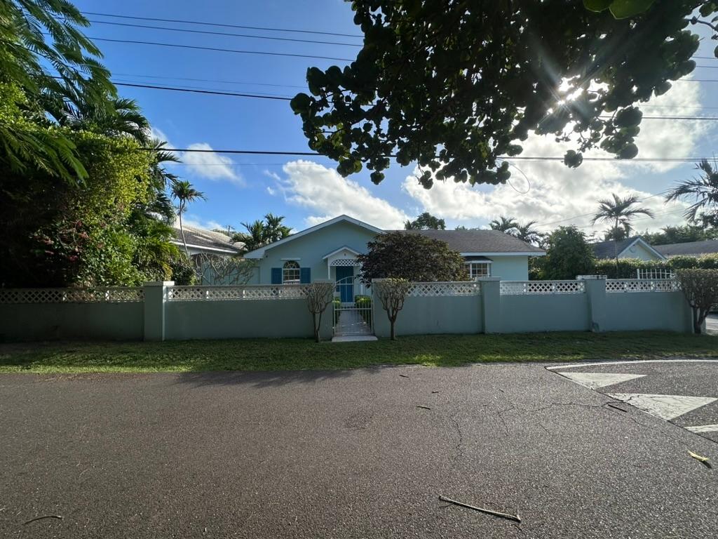 3 SAN SOUCI