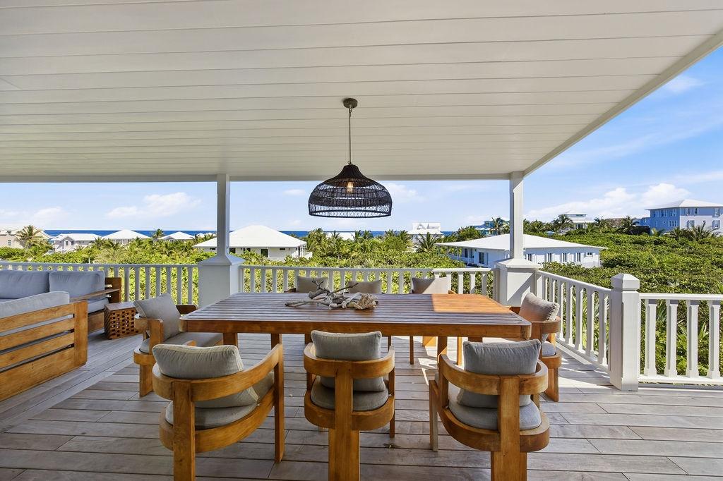 ROYAL PALMS – DORROS COVE