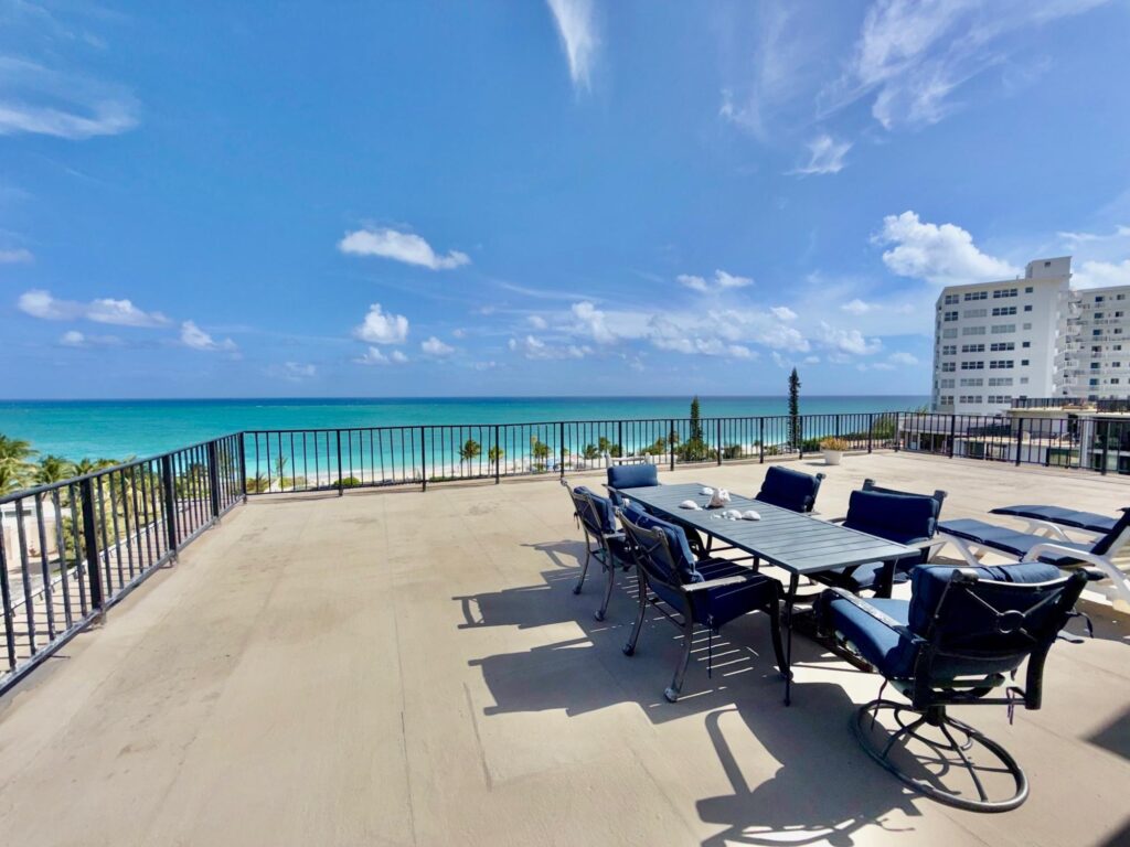 CORAL BEACH, PENTHOUSE