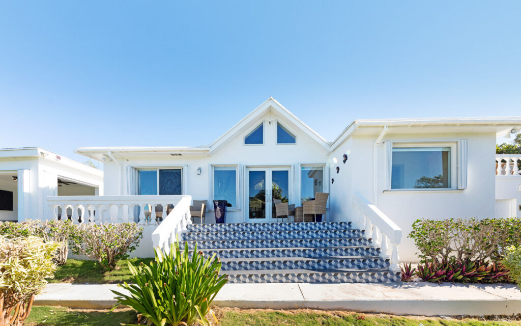 Ocean View, Paradise Bahama Villa, Lot 21 Block 27, Rainbow Bay – MLS 64456